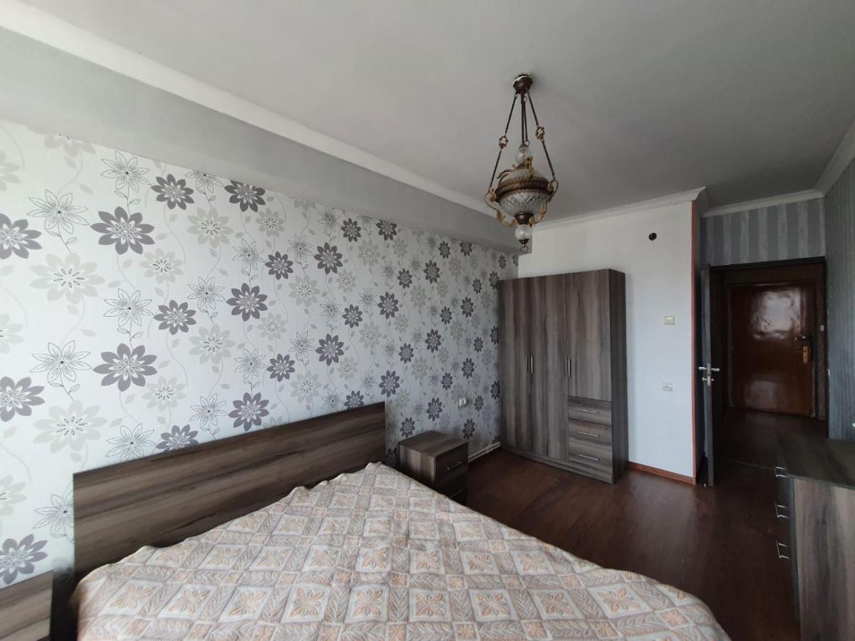 Apartment In Yerevan On Amiryan Street エクステリア 写真