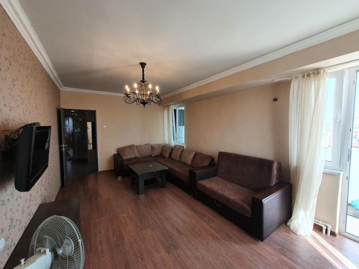 Apartment In Yerevan On Amiryan Street エクステリア 写真